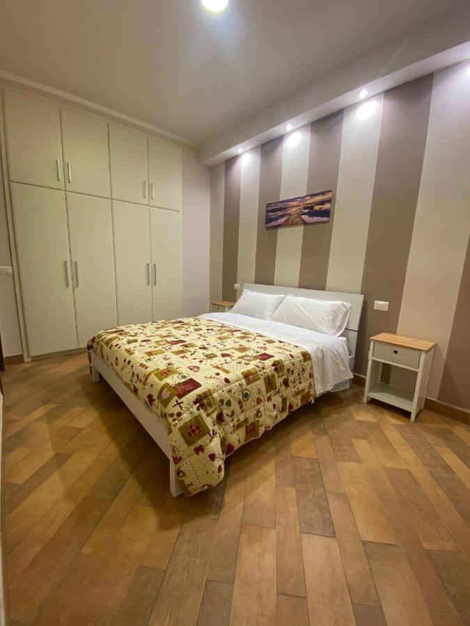Ferienwohnung Domus Melius Castellammare di Stabia Exterior foto